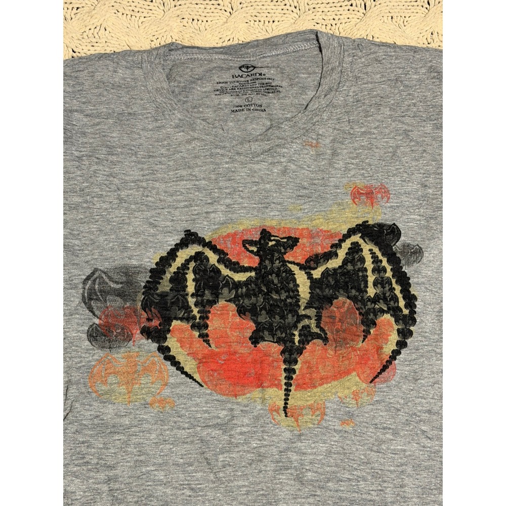 Bacardi Rum Mens Large Gray Graphic T-Shirt Bat Logo Short Sleeve Cotton 2011